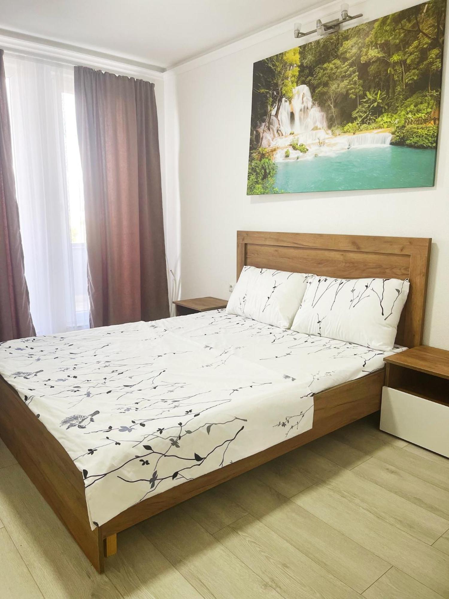 Gjakova Infinity Plaza Hotel מראה חיצוני תמונה