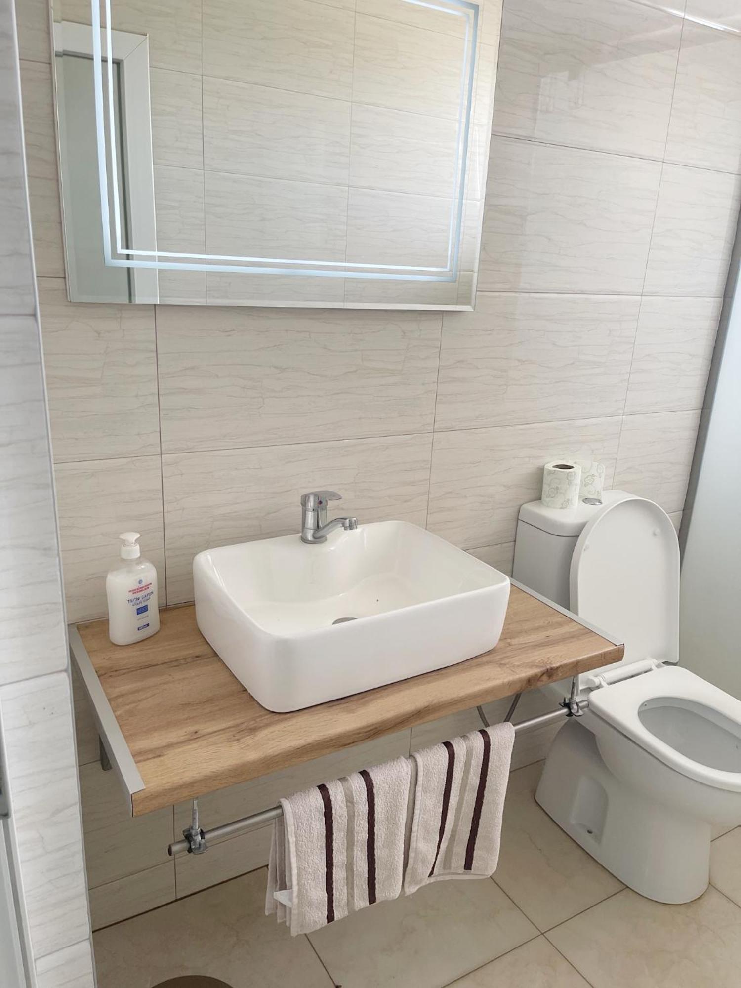 Gjakova Infinity Plaza Hotel מראה חיצוני תמונה