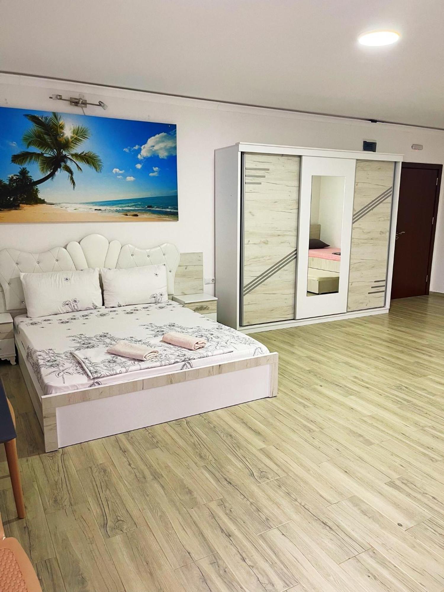Gjakova Infinity Plaza Hotel מראה חיצוני תמונה
